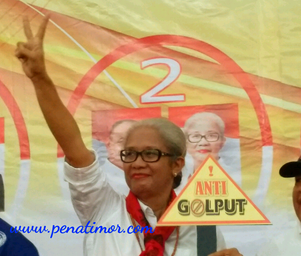 Mama Emi Dorong Masyarakat NTT Urus e-KTP