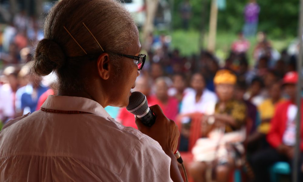 Kisah Unik Mama Emi, Kandidat Termuda Pilgub NTT Tapi Berambut Putih