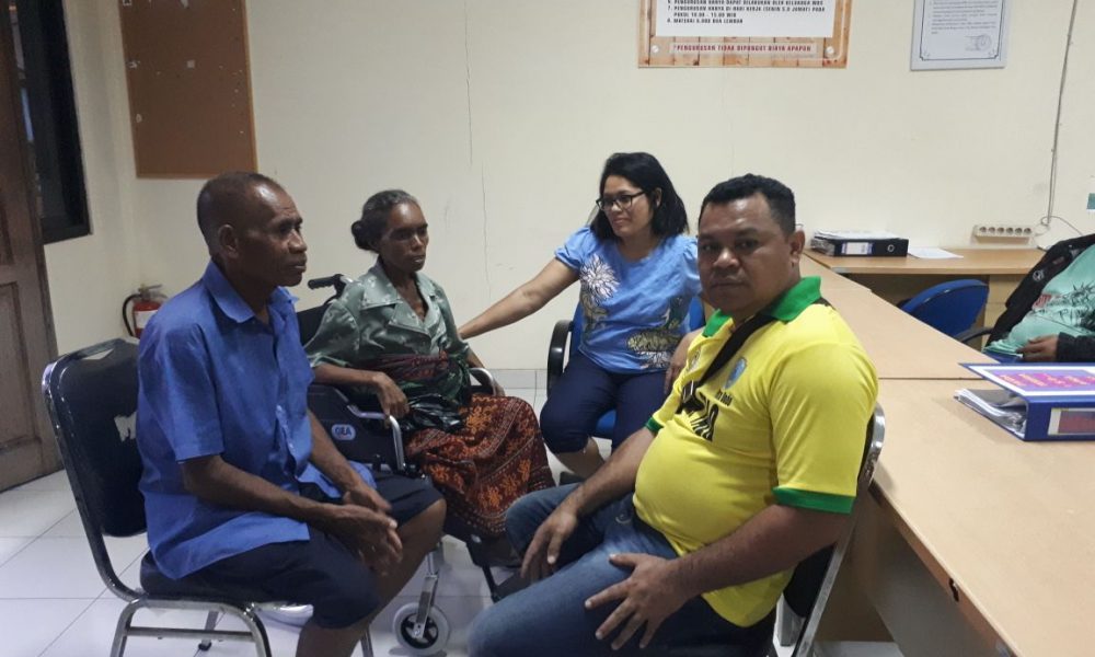 Diaspora NTT Besuk Pasutri Asal Nagekeo yang Terlantar di Jakarta