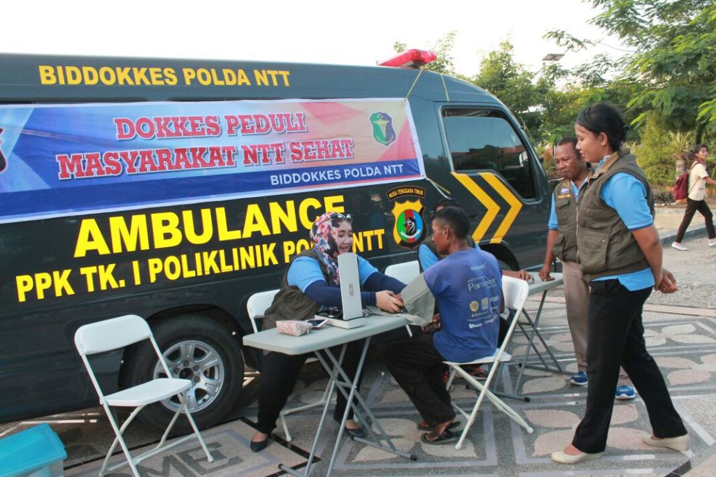 Bidokkes Polda NTT Beri Pelayanan Kesehatan Gratis