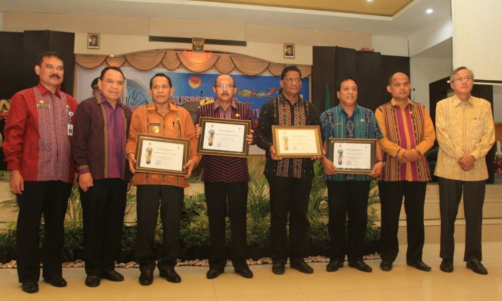 Penghargaan Tingkat Provinsi untuk Kabupaten dan Kota di NTT Penghargaan Tingkat Provinsi untuk Kabupaten dan Kota di NTT