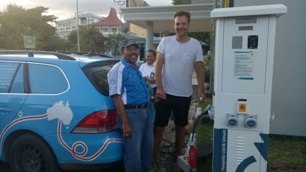 PLN NTT Miliki 14 SPLU untuk Kendaraan Listrik
