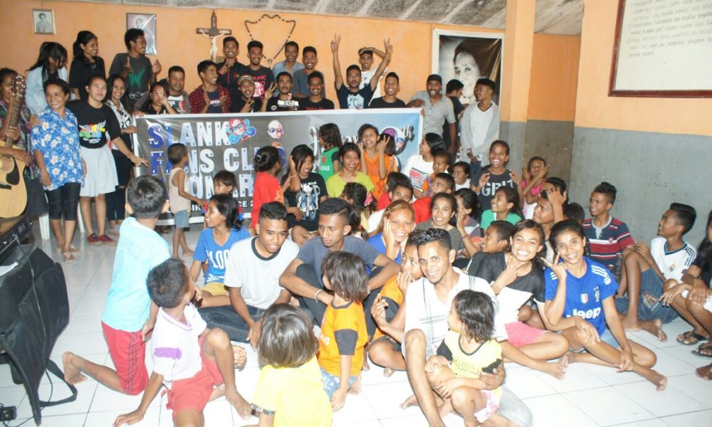 Aksi Sosial Komunitas Slank Fans Club Adonara di Ulang Tahun ke-3