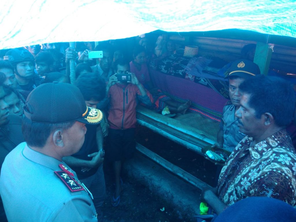 Kapolda NTT Datangi Rumah Duka Korban Marosi