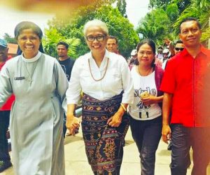 Di Flotim, Mama Emi Cerita Soal Kehebatan Perempuan