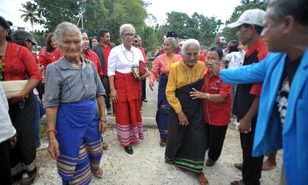 Mama Emi Ingin Pariwisata di Sumba Tingkatkan Ekonomi Kerakyatan Mama Emi Ingin Pariwisata di Sumba Tingkatkan Ekonomi Kerakyatan