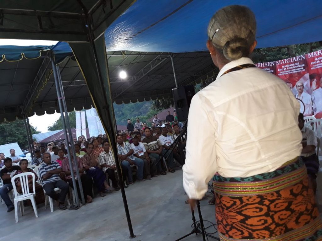 Warga Babau Sebut Mama Emi Srikandi yang Terberkati