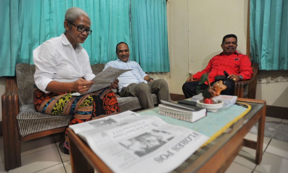 Sambangi Redaksi Flores Pos, Mama Emi Sebut Media Sebagai Corong Pencerahan Sambangi Redaksi Flores Pos, Mama Emi Sebut Media Sebagai Corong Pencerahan