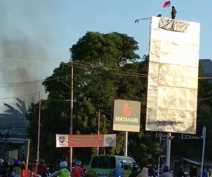 Lagi, Agustinus Woro Beraksi di Bundaran Gubernur