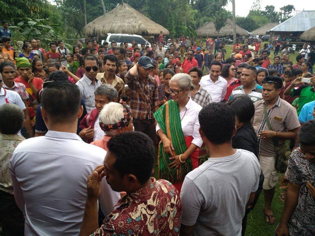 Dipermainkan Tengkulak, Petani Jambu Mete Mengadu ke Mama Emi