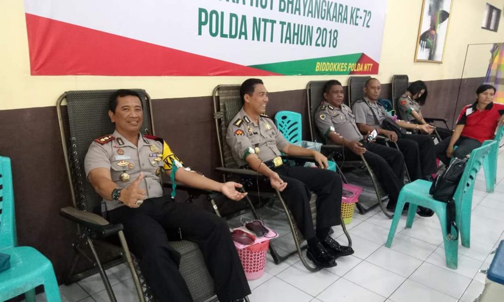 Polda NTT Gelar Khitanan Massal dan Donor Darah