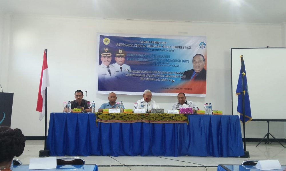 Pemkot Kupang Terapkan English Day Pemkot Kupang Terapkan English Day