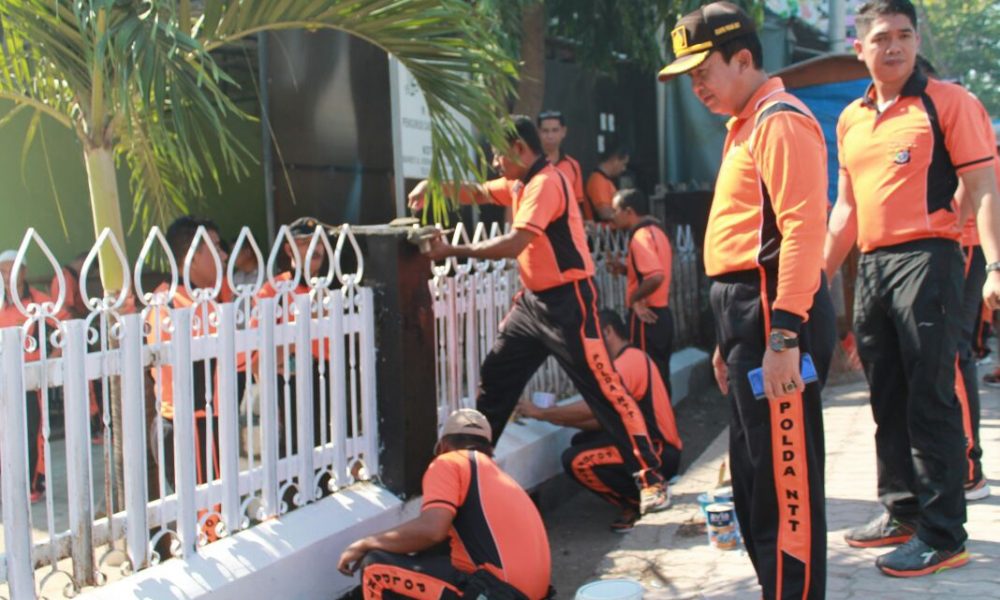 Polda NTT Baksos Ke Rumah Ibadah