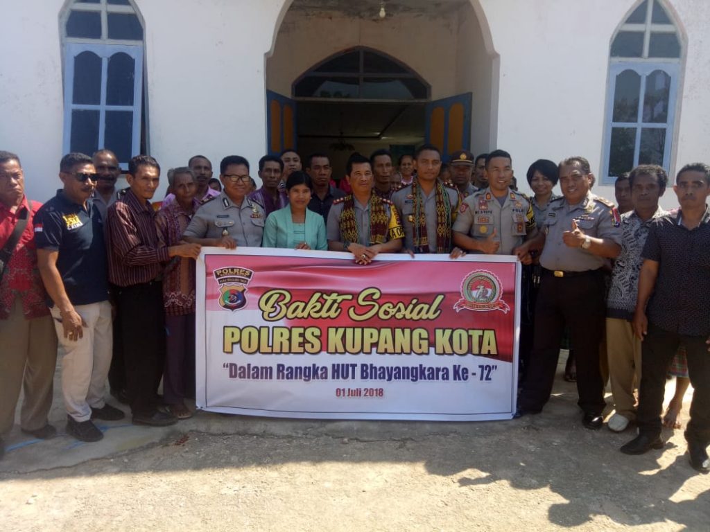 Polres Kupang Kota Baksos di Jemaat GMIT Sesawi Semau
