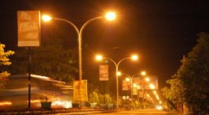 Bagian Umum Pemkot Kupang Gencar Pasang Baru dan Perbaiki Lampu Jalan