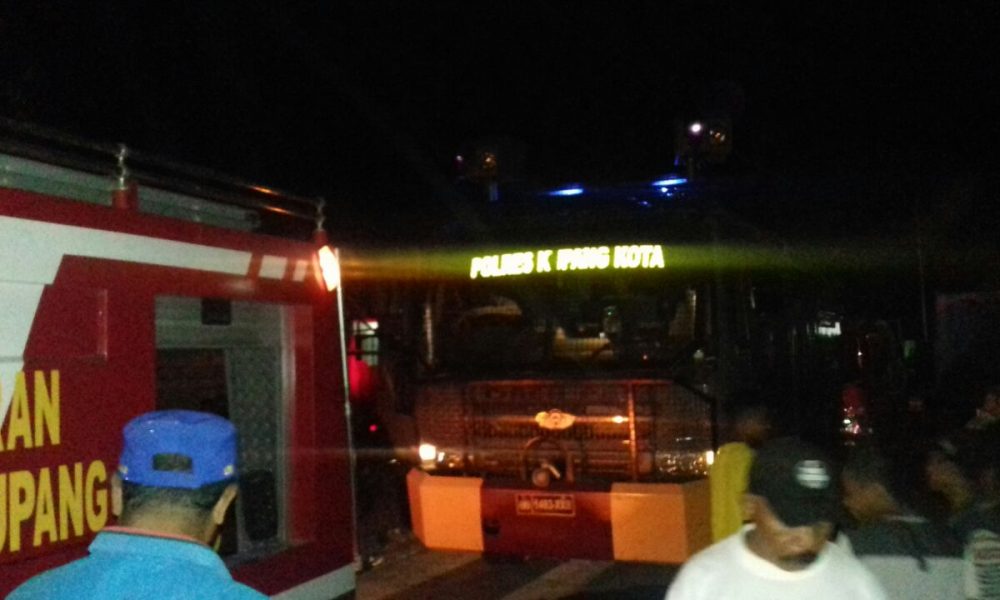 Dua Rumah Warga Pasir Panjang Hangus