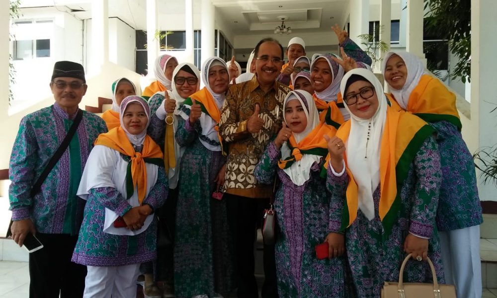 Lepas Jemaah Calon Haji, Pemkot Kupang Bantu Rp 300 Juta