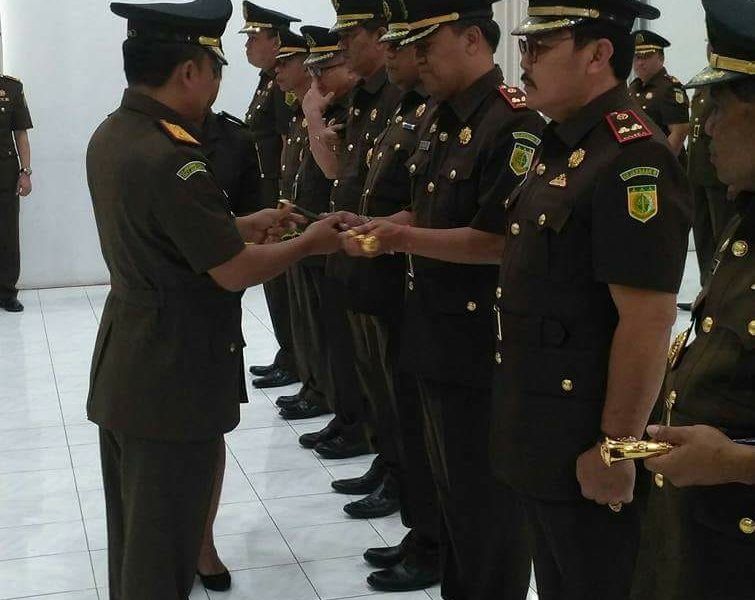 Dua Asisten dan Empat Kajari Diganti Dua Asisten dan Empat Kajari Diganti