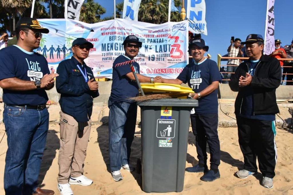 Pembersihan Pantai Oesapa Libatkan Ribuan Orang, Dipimpin Penjabat Gubernur