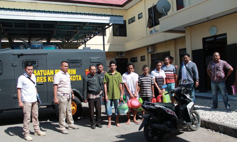 7 Tersangka Judi Sabung Ayam Segera Disidang 7 Tersangka Judi Sabung Ayam Segera Disidang