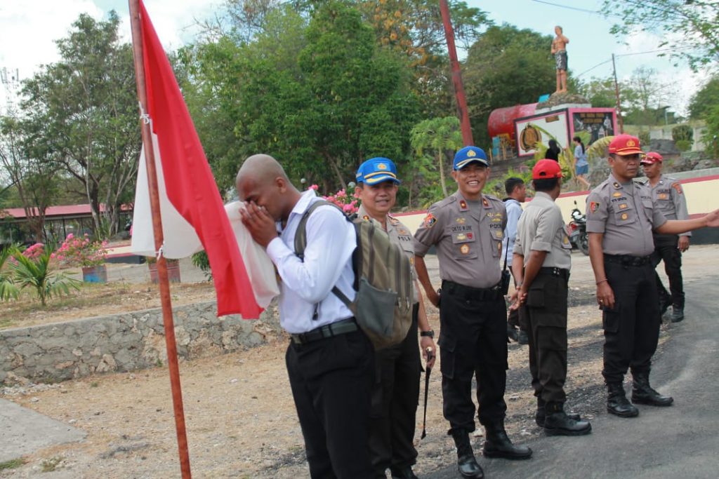 Natoni dan Cium Bendera Warnai Penerimaan Siswa SPN Kupang