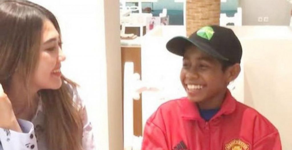 Via Vallen Bertemu Jhoni, Bicara Bola