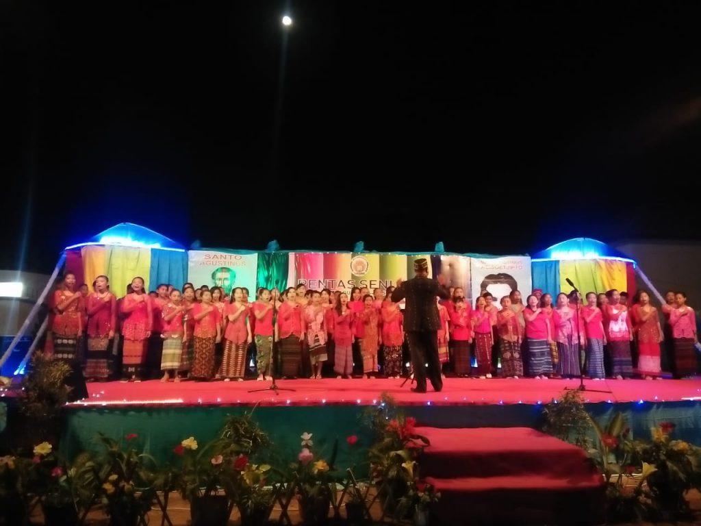 SMP Adisucipto Kupang Gelar Pentas Senin