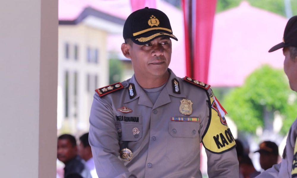 Calo Casis, Mengaku Kapolres Kupang, Mantan Polisi Dipolisikan
