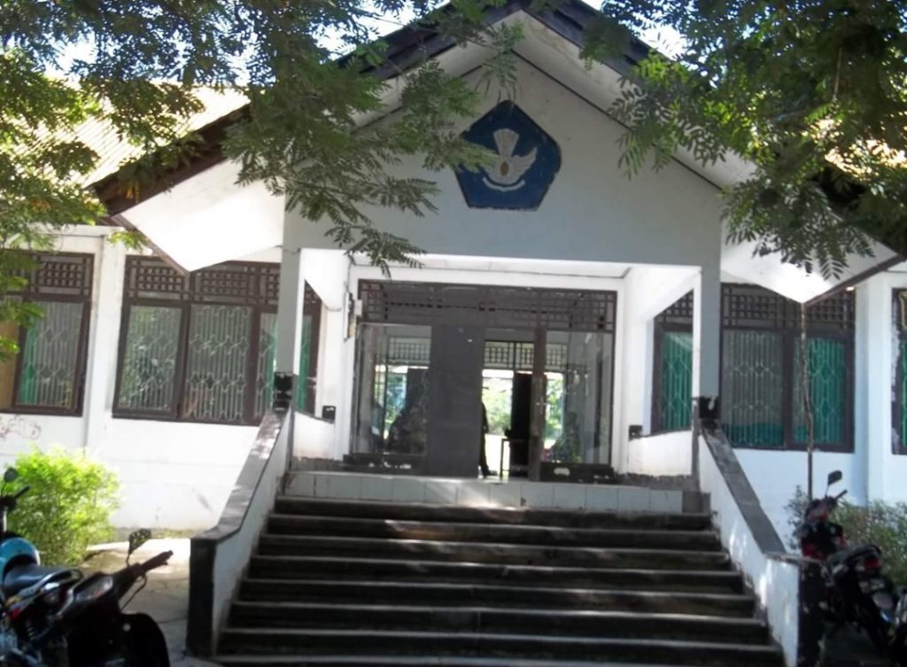 Arogan, Kepsek SMAN 7 Kupang Bebastugaskan Guru Honor