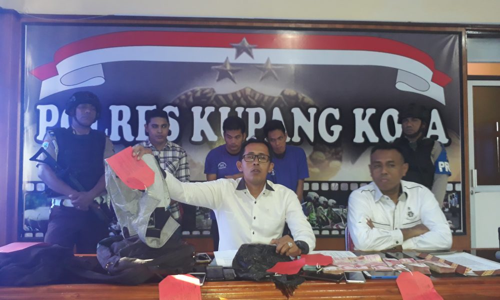 Pencuri Asal Palembang Beraksi di Kupang, Curi Uang Rp 75 Juta Milik Nasabah BRI Pencuri Asal Palembang Beraksi di Kupang, Curi Uang Rp 75 Juta Milik Nasabah BRI