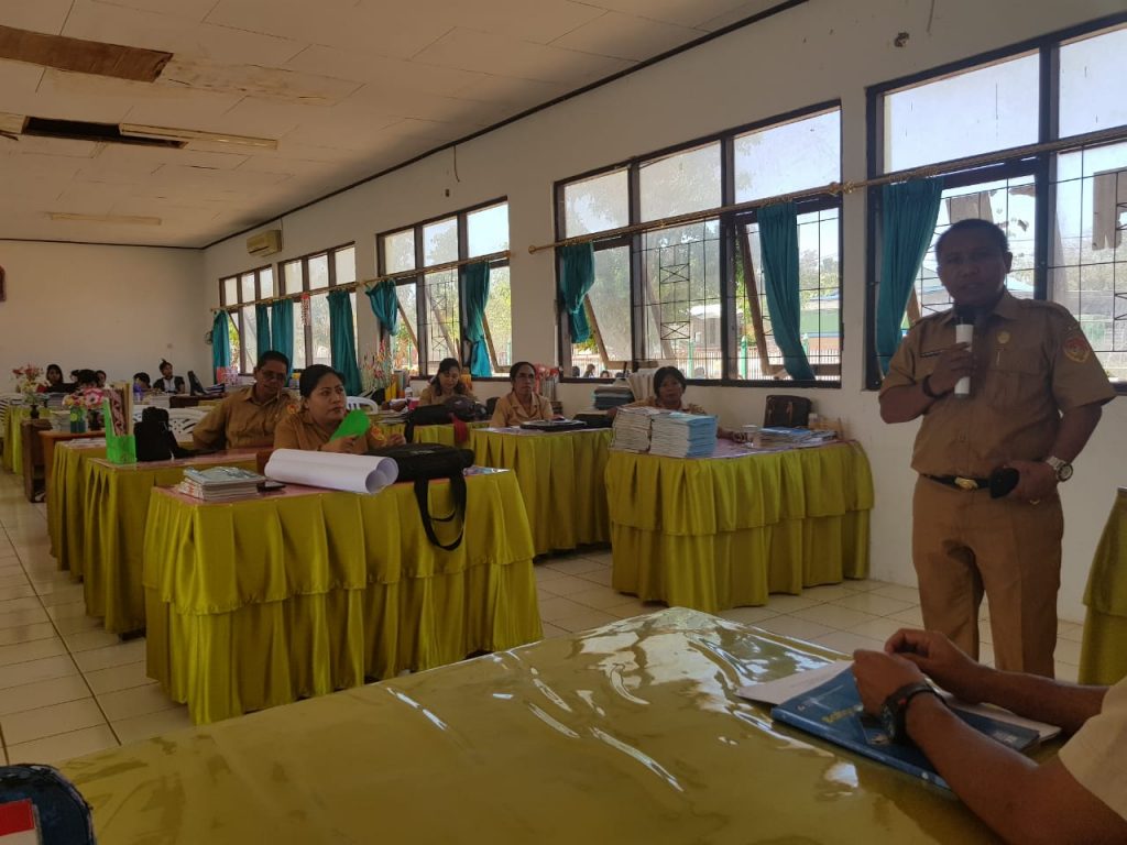 Guru SMA Keluhkan Tidak Adanya Tunjangan Kesra