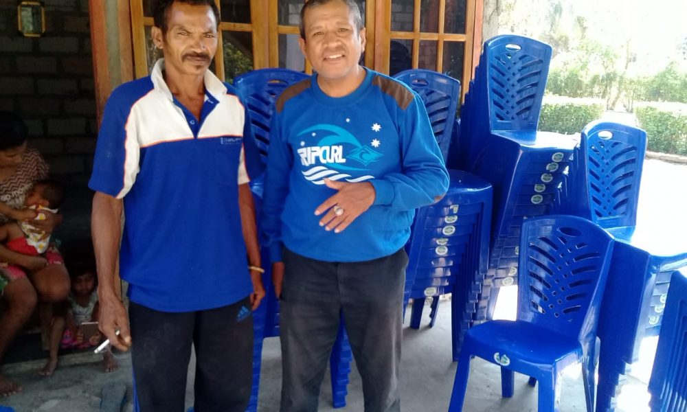 Demokrat Kupang Salurkan Bantuan Kursi Gratis di Sejumlah Kecamatan