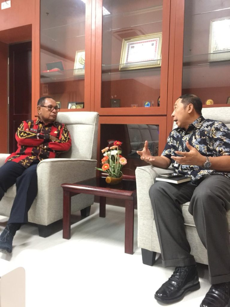 GM PLN UIW NTT Jelaskan Perkembangan Kelistrikan kepada Wagub