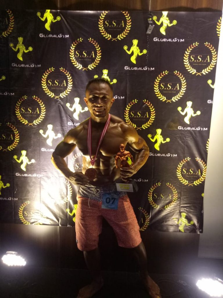 Bripka Daniel Ndoen Juara III Lomba Binaraga Internasional di Bali