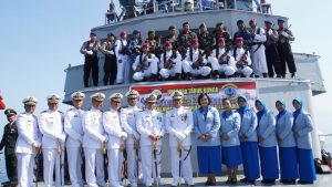 Peringati Hari Pahlawan, Lantamal VII Gelar Upacara Tabur Bunga di Laut