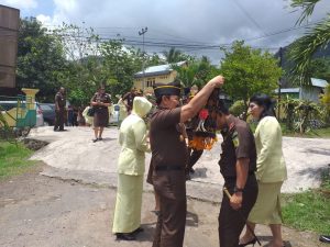 Kunjungi Kejari Ende, Kajati Disambut Tarian Wanda Pau