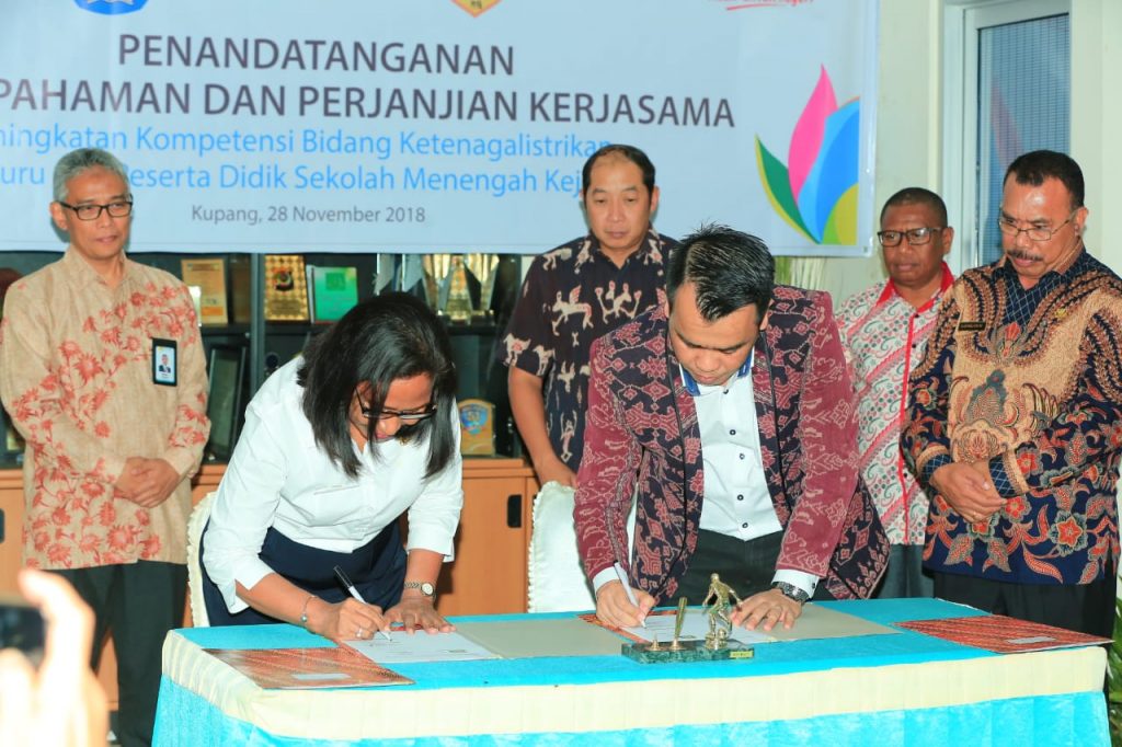 PLN Jalin Kerja Sama dengan Dua SMK di NTT