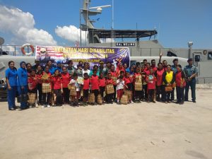 Lantamal Kupang Ajak Anak Disabilitas Berlayar