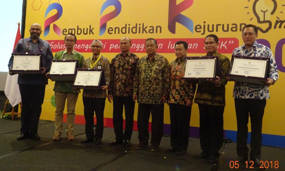 PLN Raih Penghargaan Kemendikbud untuk Program Vokasi SMK