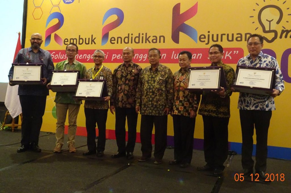PLN Raih Penghargaan Kemendikbud untuk Program Vokasi SMK