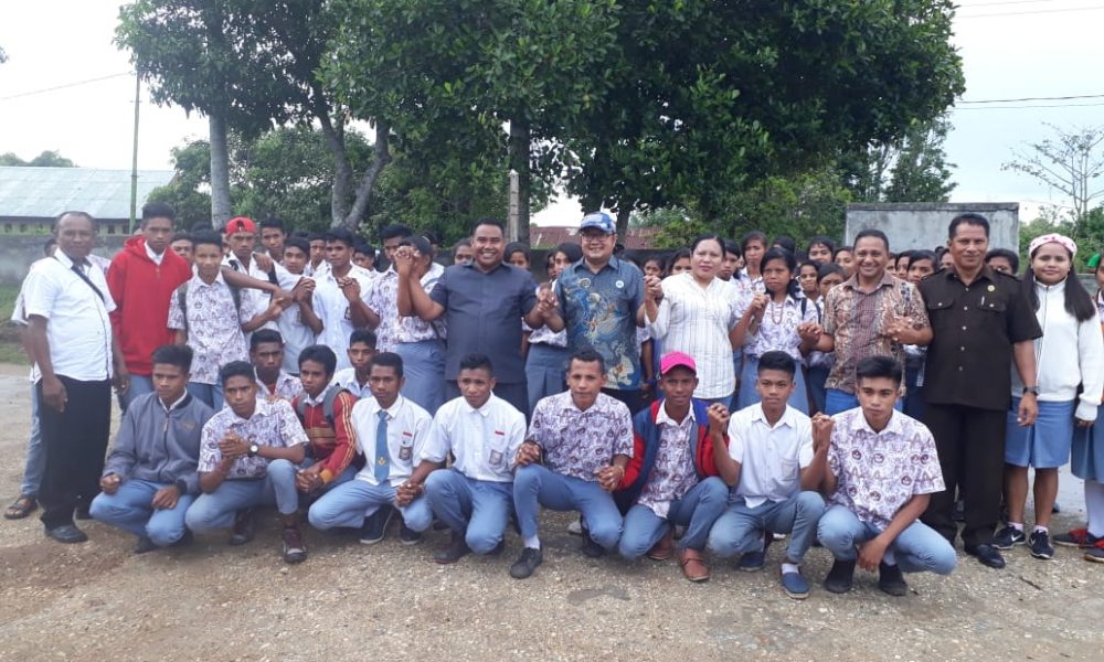 SMAN 1 Matawai La Pawu Tak Punya Gedung Sekolah, Kepsek Minta Perhatian Pemerintah