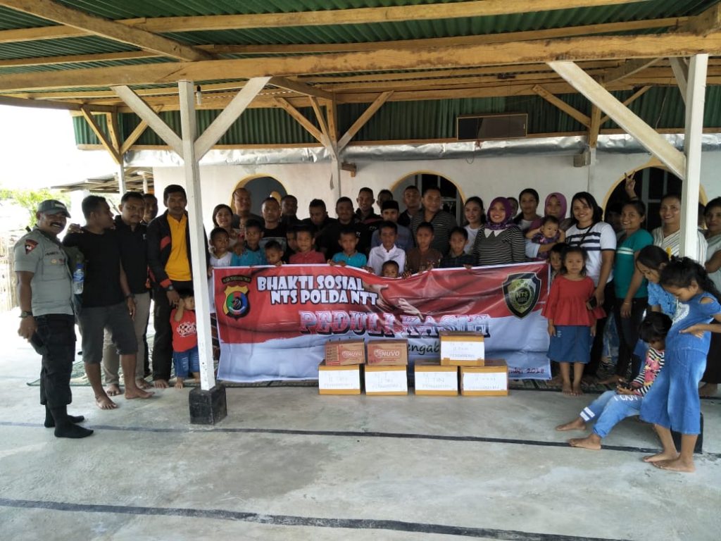 NTS NTT Regional Sumba Barat Berbagi Kasih ke Panti Asuhan