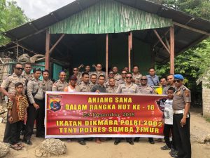 TTNT Polres Sumba Timur Bantu Warga Kurang Mampu