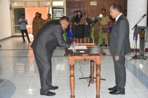 Resmi Penjabat Sekda, Yos Rera Beka Ditugasi Percepat Seleksi Sekda Definitif