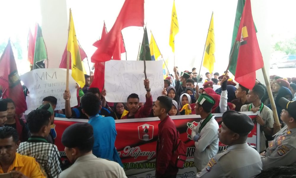 Forum Mahasiswa Cipayung Tuntut Wali Kota Kupang Penuhi Janji Politik