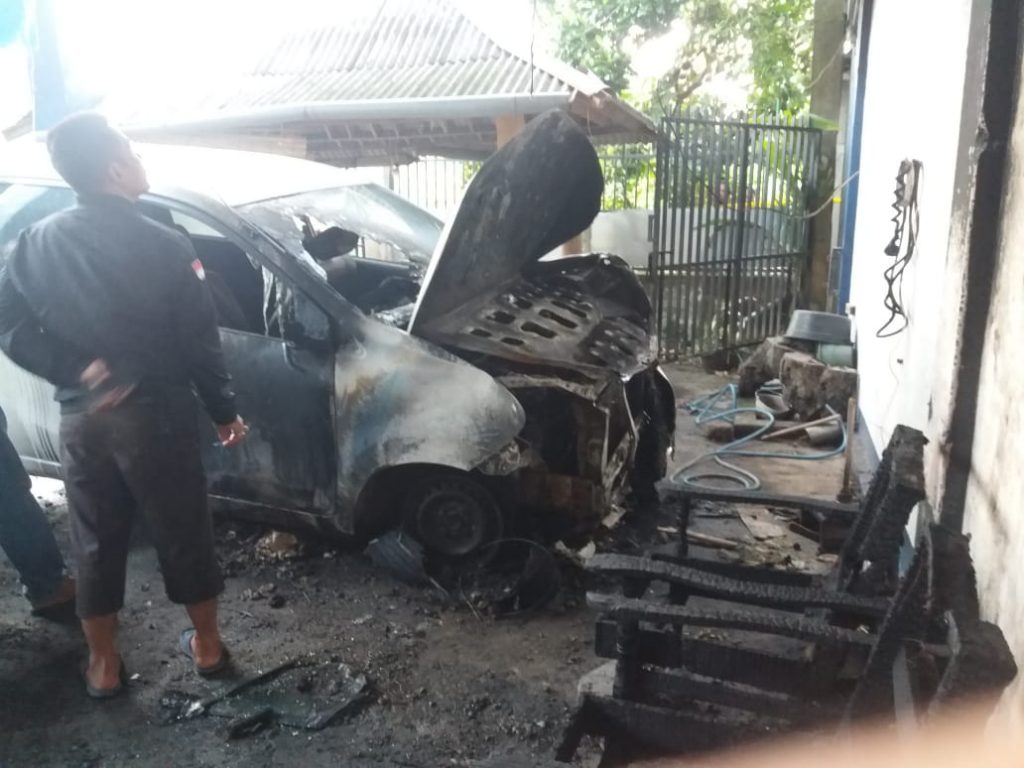 Rumah Direktur WALHI NTB Diduga Dibakar Orang Tak Dikenal