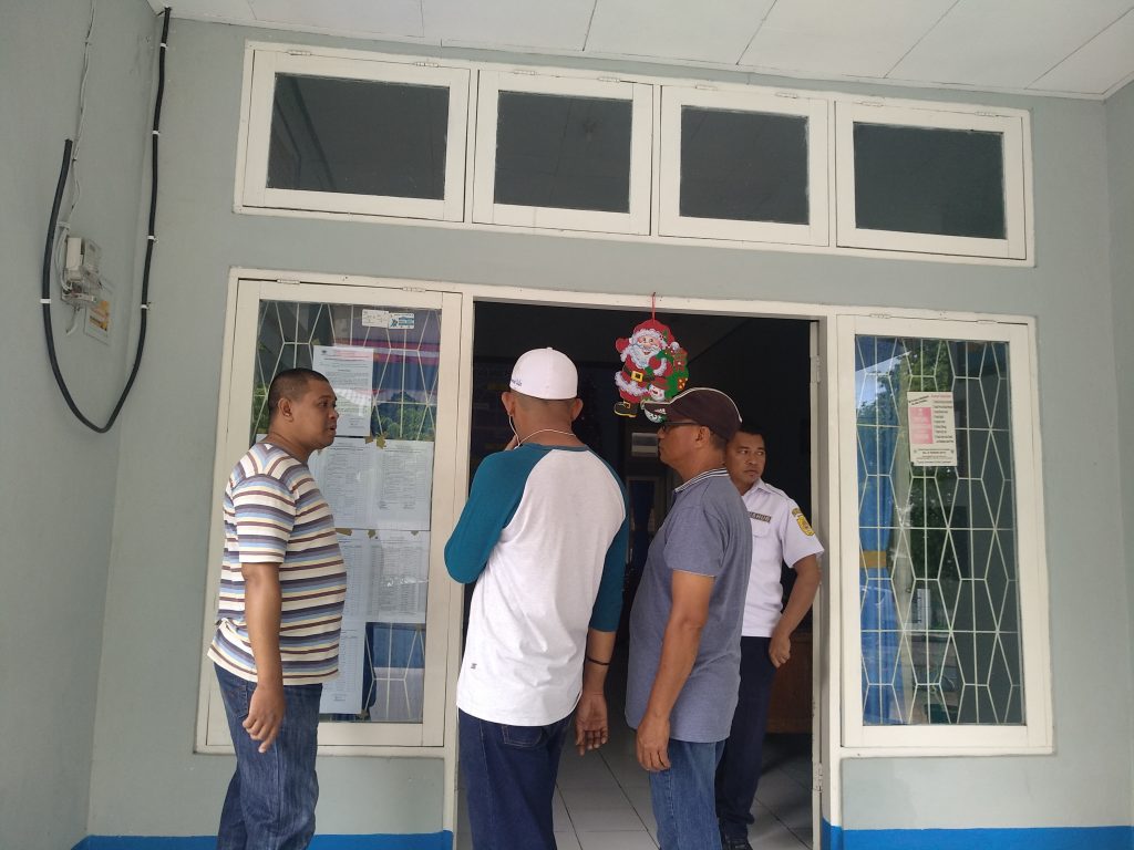 Dinilai Curang, Puluhan Pengelola Parkir Datangi Dishub Kota Kupang