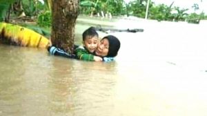 Nenek yang Viral karena Selamatkan Cucunya dari Banjir Gowa Meninggal