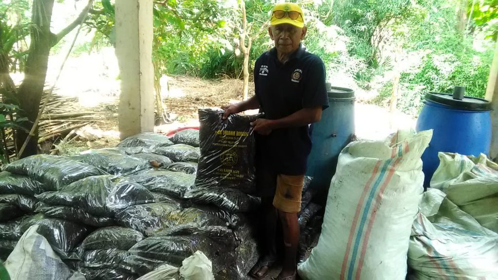 Warga Batuplat Ini Sudah 23 Tahun Geluti Daur Ulang Sampah