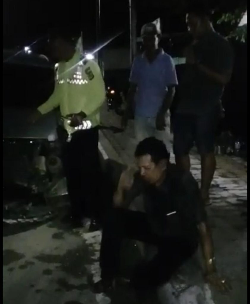 Mengemudi Dalam Kondisi Mabuk, Mantan Camat Maulafa Tabrak Trotoar
